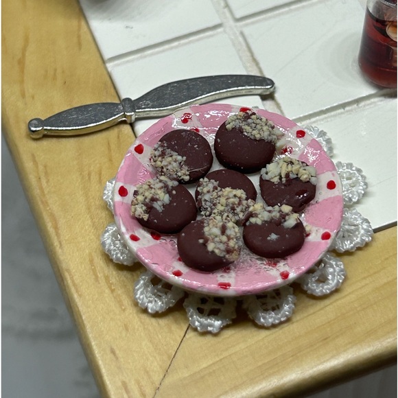 Miniature dollhouse cookies - Picture 2 of 3